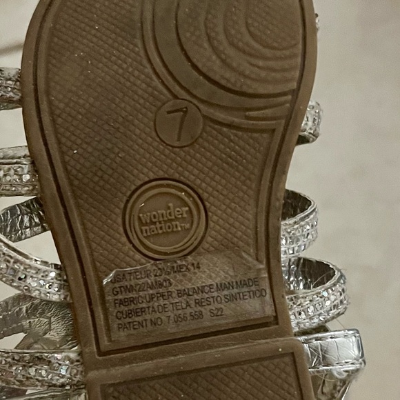 3 Pairs of 7M Girls Shoes - Picture 13 of 13